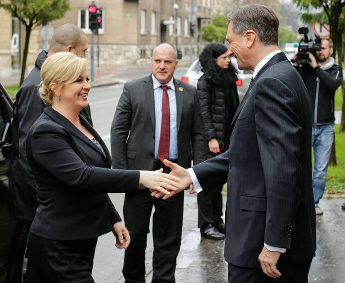 Predsednik Republike Slovenije Borut Pahor se je v okviru priprav na izredni vrh voditeljev Brdo Brijuni Process delovno sestal s predsednico Republike Hrvaške Kolindo Grabar-Kitarović.